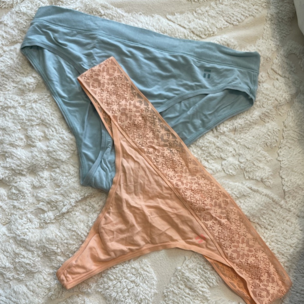 2 pairs Tommy John second skin undies sz L
